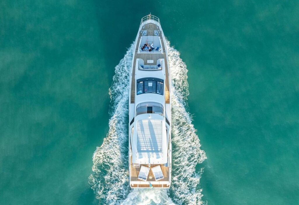 MotorYacht “4Play” 88
