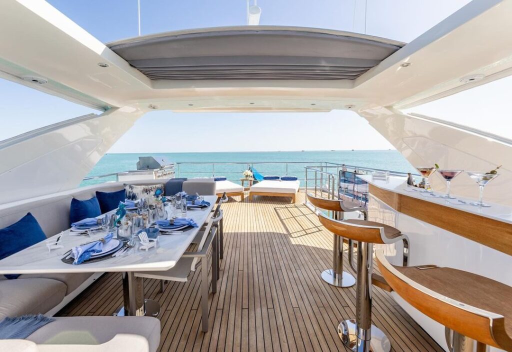 MotorYacht “4Play” 88
