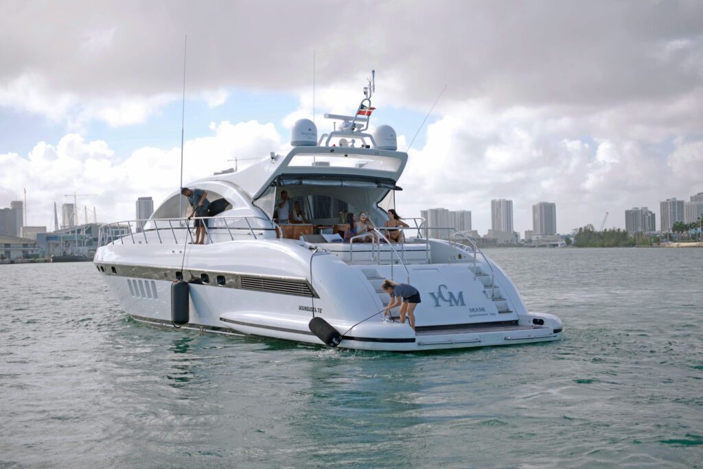 Mangusta 72