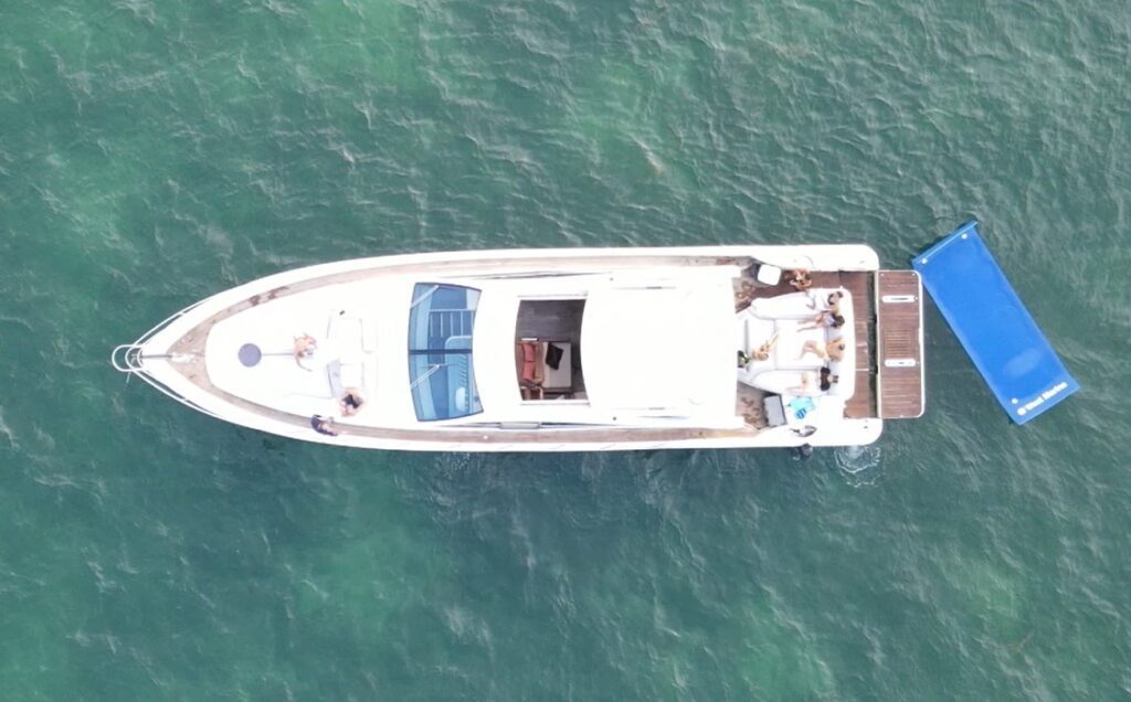 Lazzara 75’ with Jet Ski