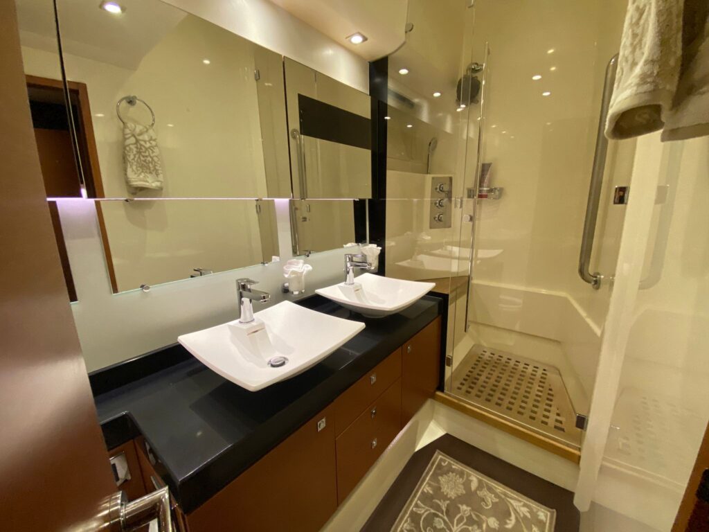 Prestige 65’ Fly