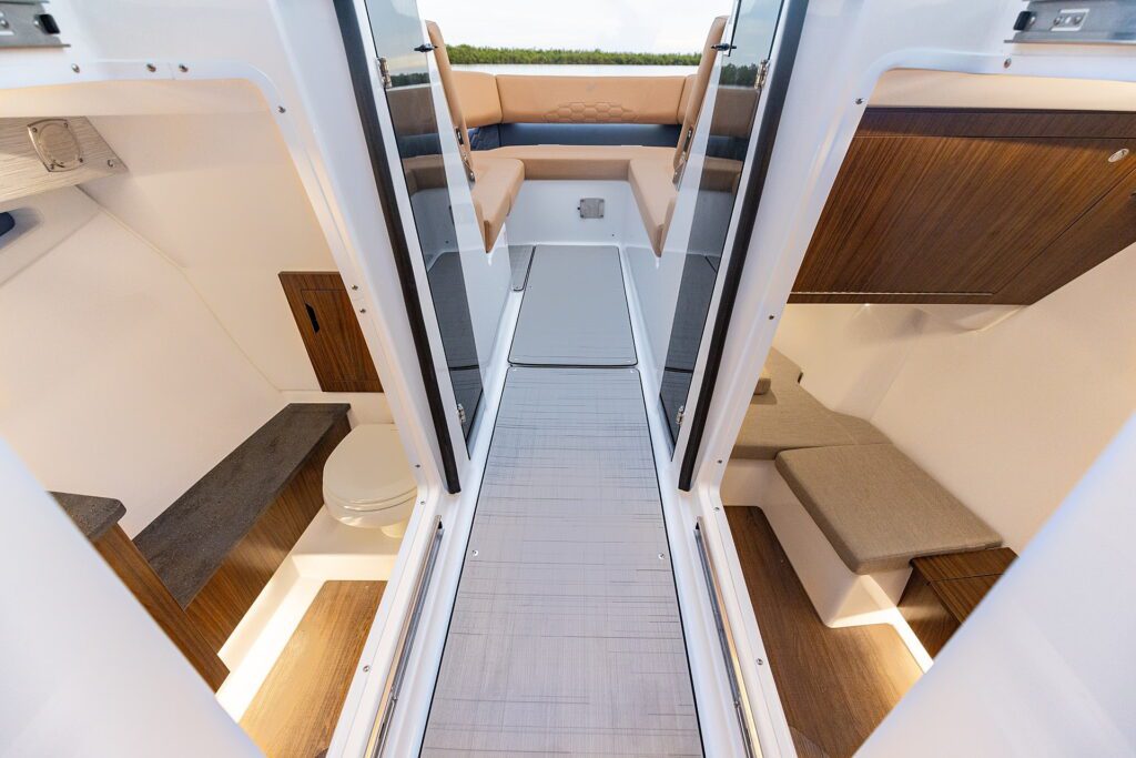 h33-ob-image-interior-cape-coral-cabin-companionway-131508 (1)