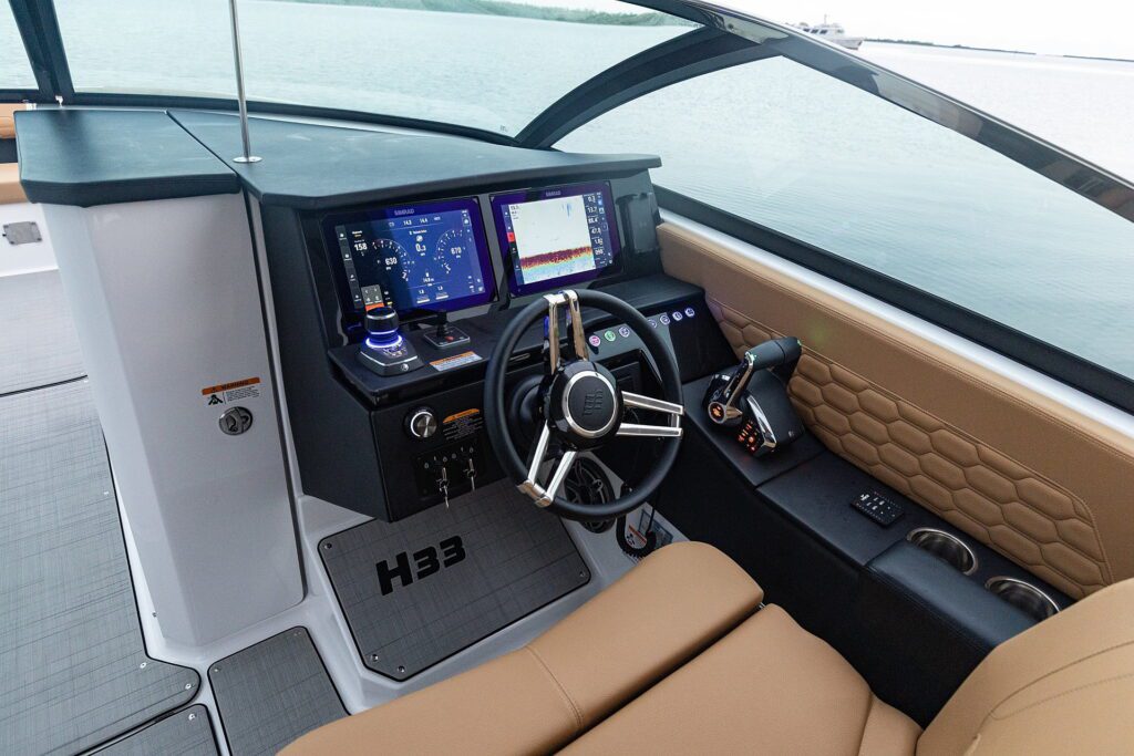 h33-ob-image-interior-cape-coral-helm-827873 (1)